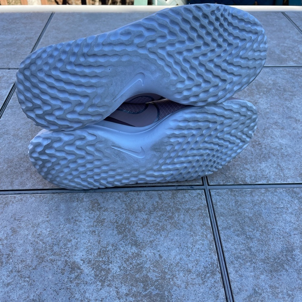 Nike RENEW RIDE RUNNING SHOE - WOMEN'S - Picture 9 of 12